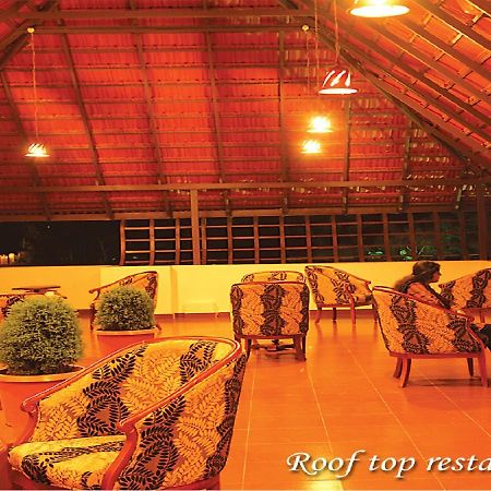Grand Thekkady Hotel Kumily ภายนอก รูปภาพ