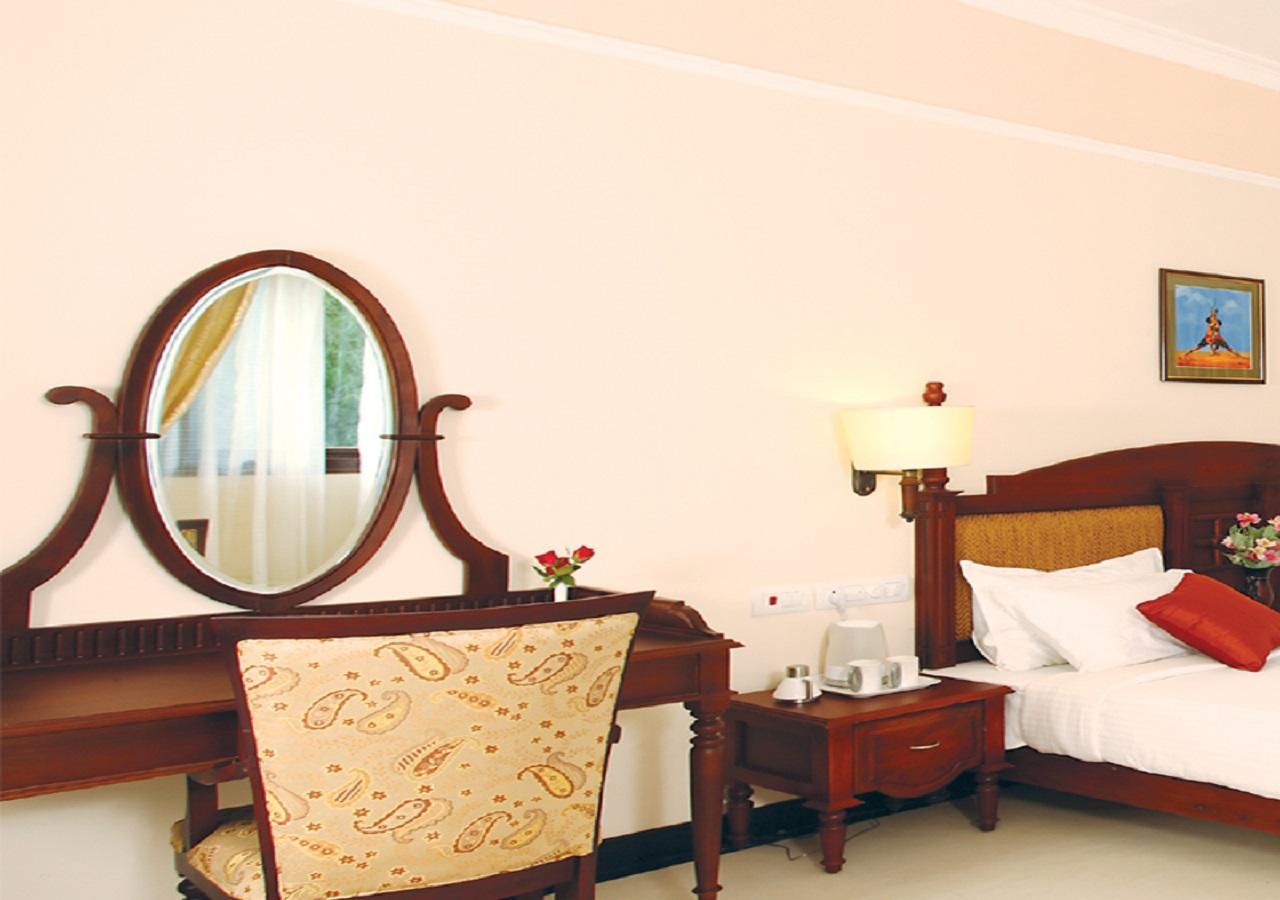 Grand Thekkady Hotel Kumily ภายนอก รูปภาพ