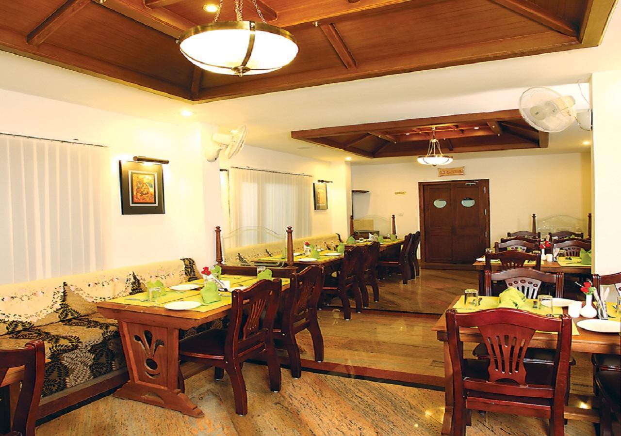Grand Thekkady Hotel Kumily ภายนอก รูปภาพ