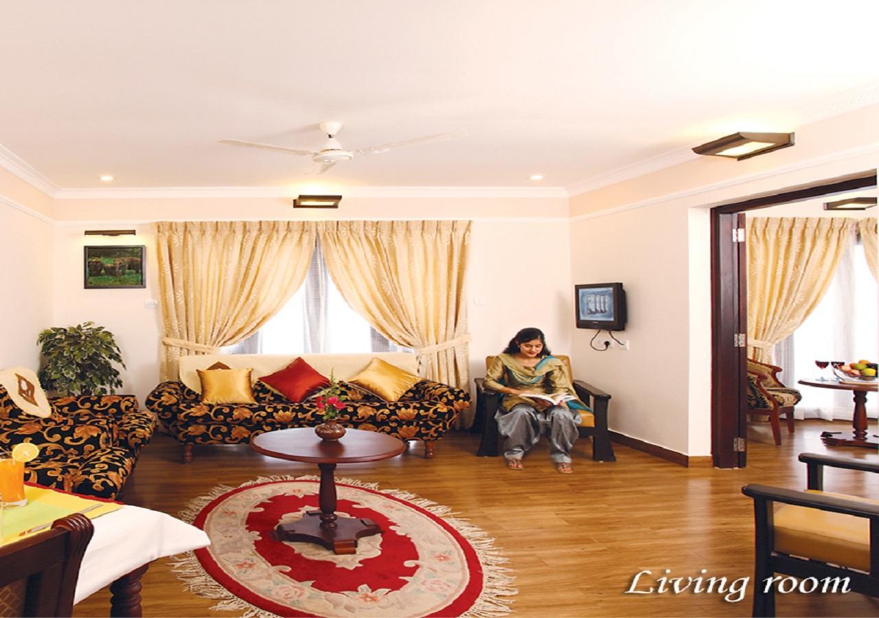 Grand Thekkady Hotel Kumily ภายนอก รูปภาพ