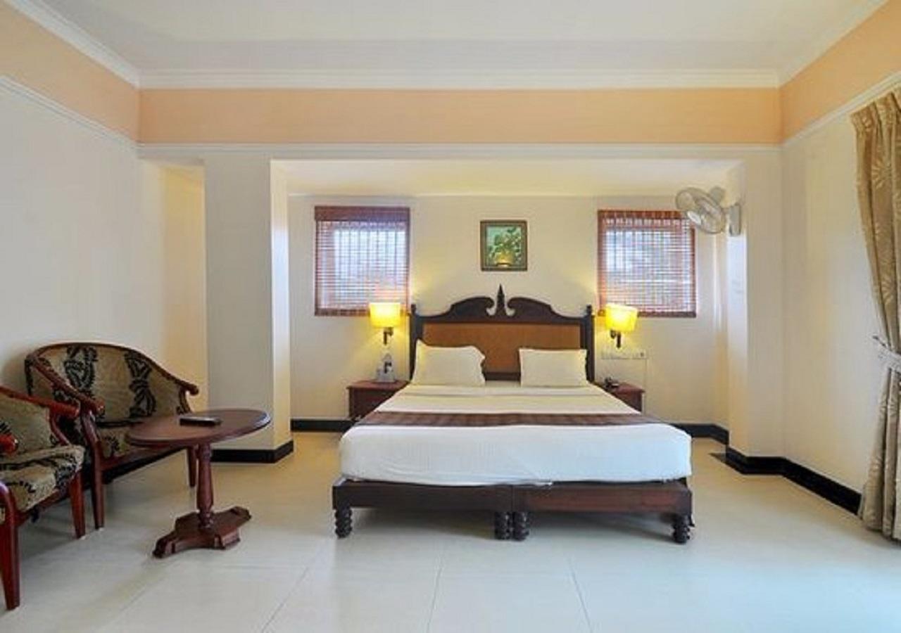 Grand Thekkady Hotel Kumily ภายนอก รูปภาพ