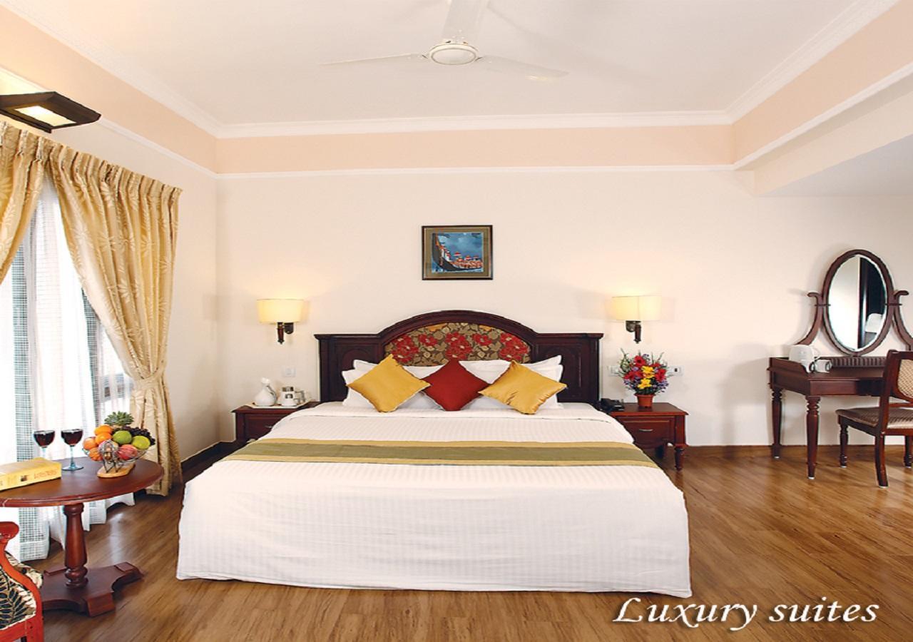 Grand Thekkady Hotel Kumily ภายนอก รูปภาพ