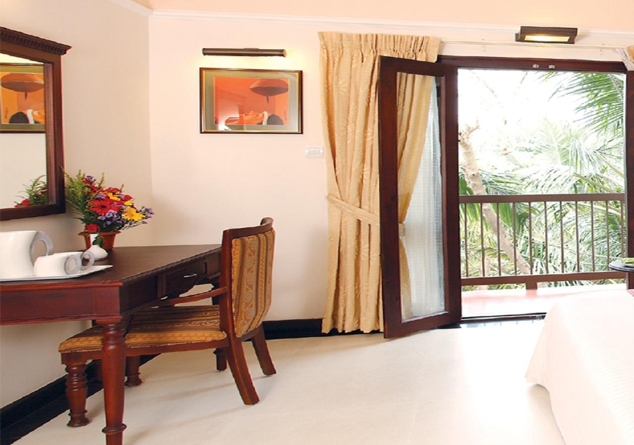 Grand Thekkady Hotel Kumily ภายนอก รูปภาพ