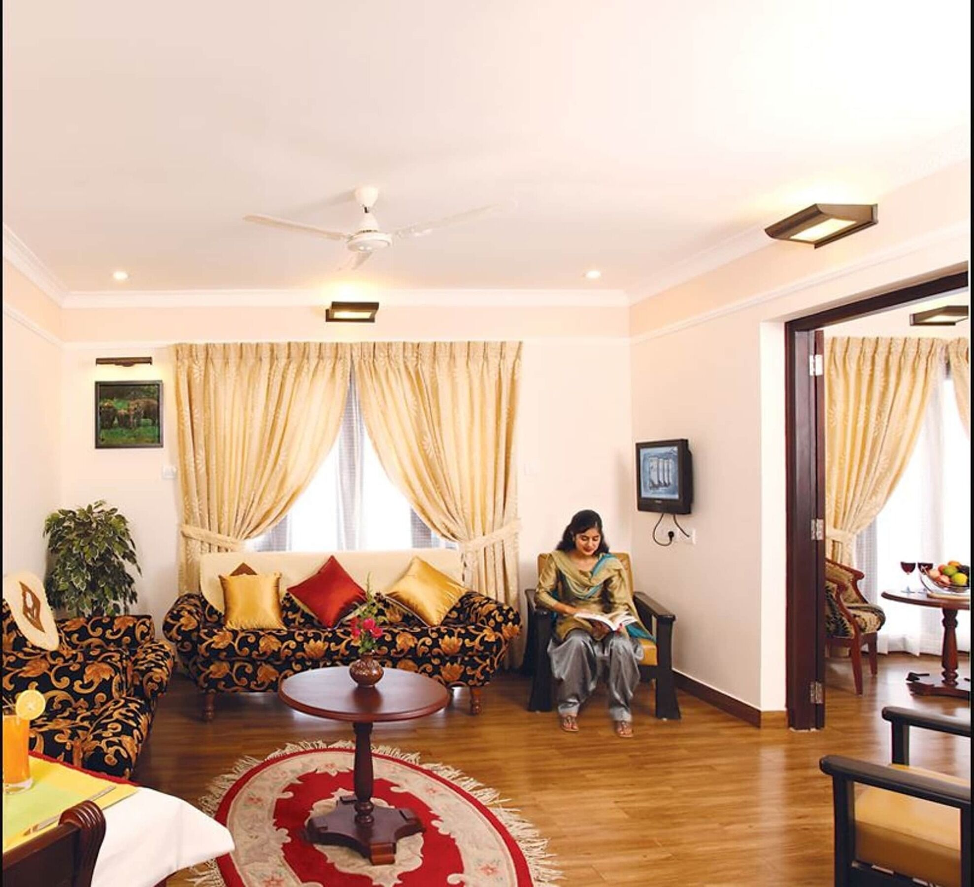 Grand Thekkady Hotel Kumily ภายนอก รูปภาพ
